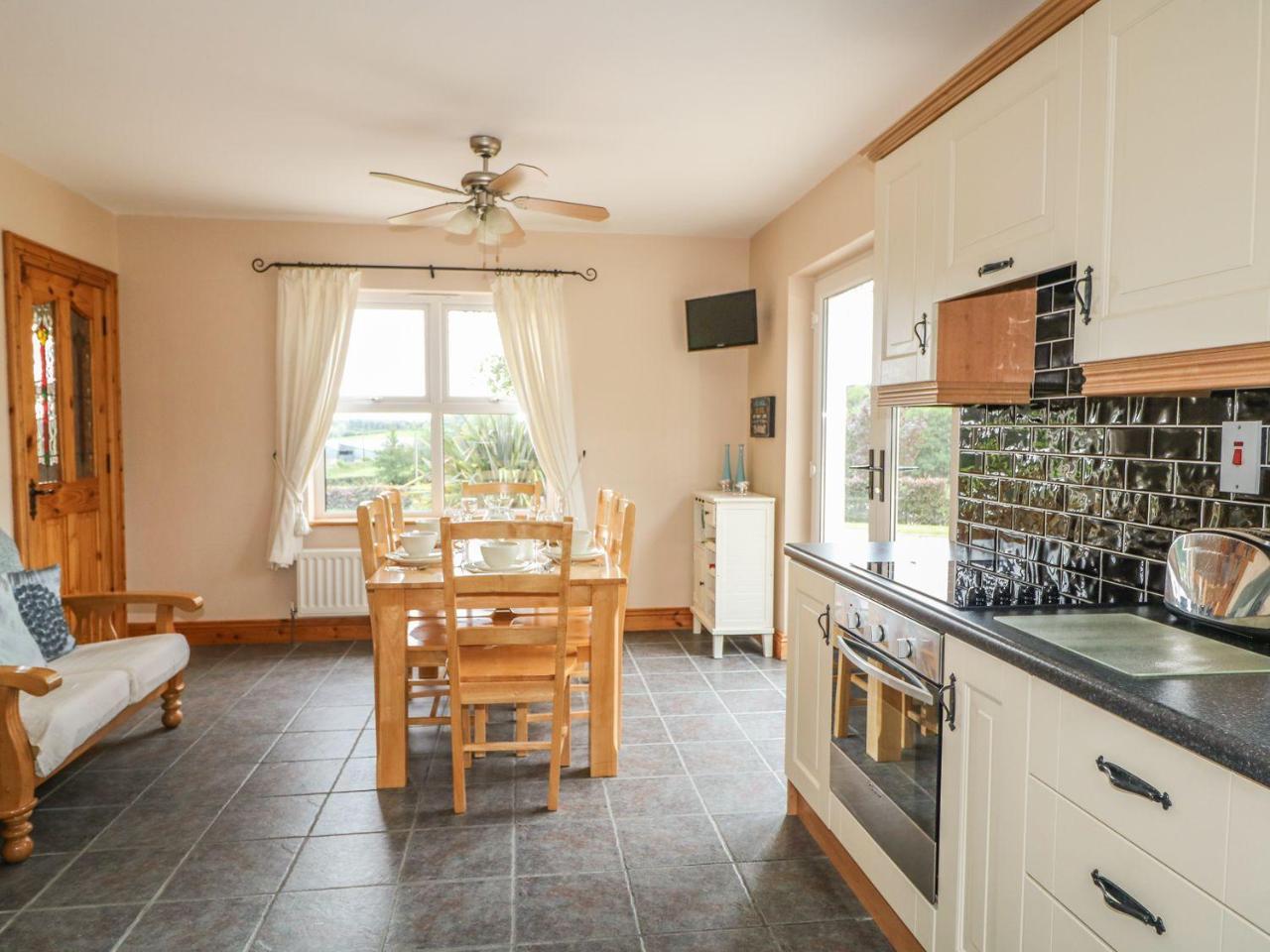 Kate'S Cottage Rathmullan Zewnętrze zdjęcie